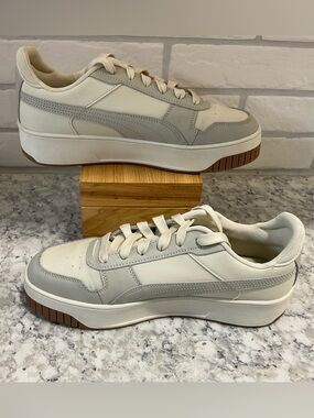 Puma Cream & Light Gray Carina Leather Platform Sneakers Streetwear Retro Inspo